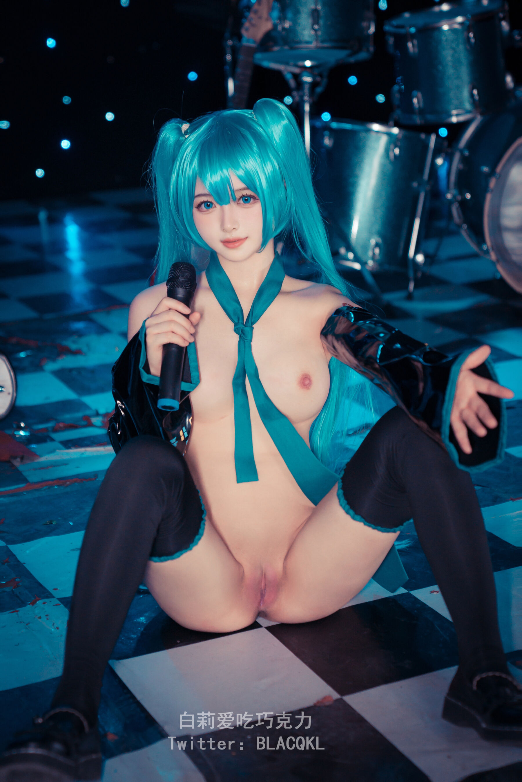 HentaiVN.net - Ảnh 26 - Cosplay miku - Chương 2