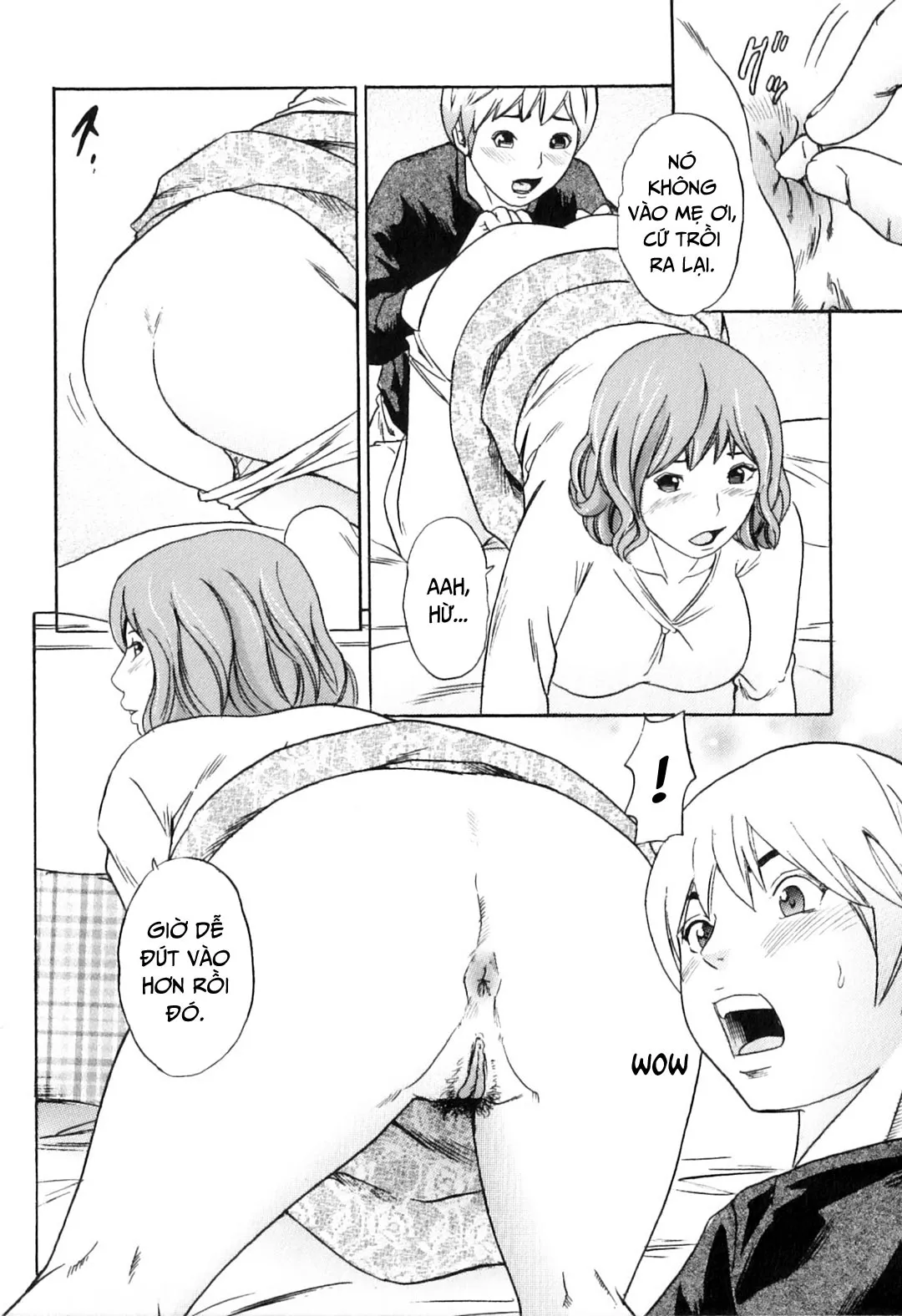 HentaiVN.net - Ảnh 5 - Khát khao mẹ và con trai [Yokujou Boshi; Desire Mother and Child] - Chap 8 - Bờ mông xinh đẹp của mẹ